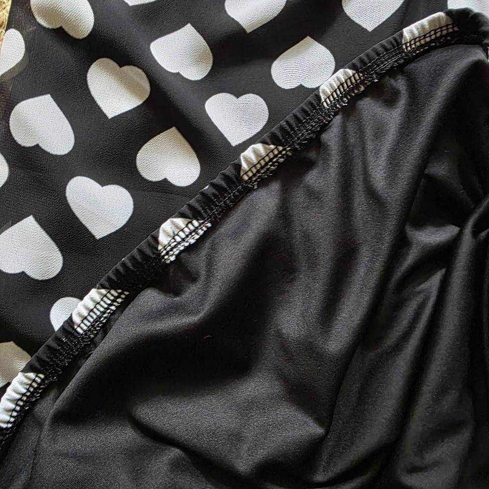 Express | Black and White Hearts Halter Tank Sm - Picture 5 of 11